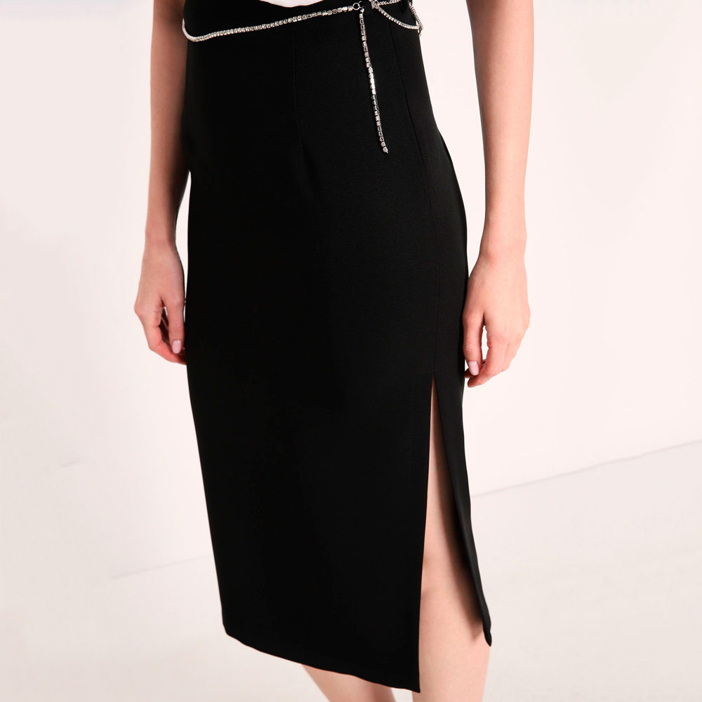 Falda tubo negra con cinturón strass Imperial Fashion en gus gus boutique