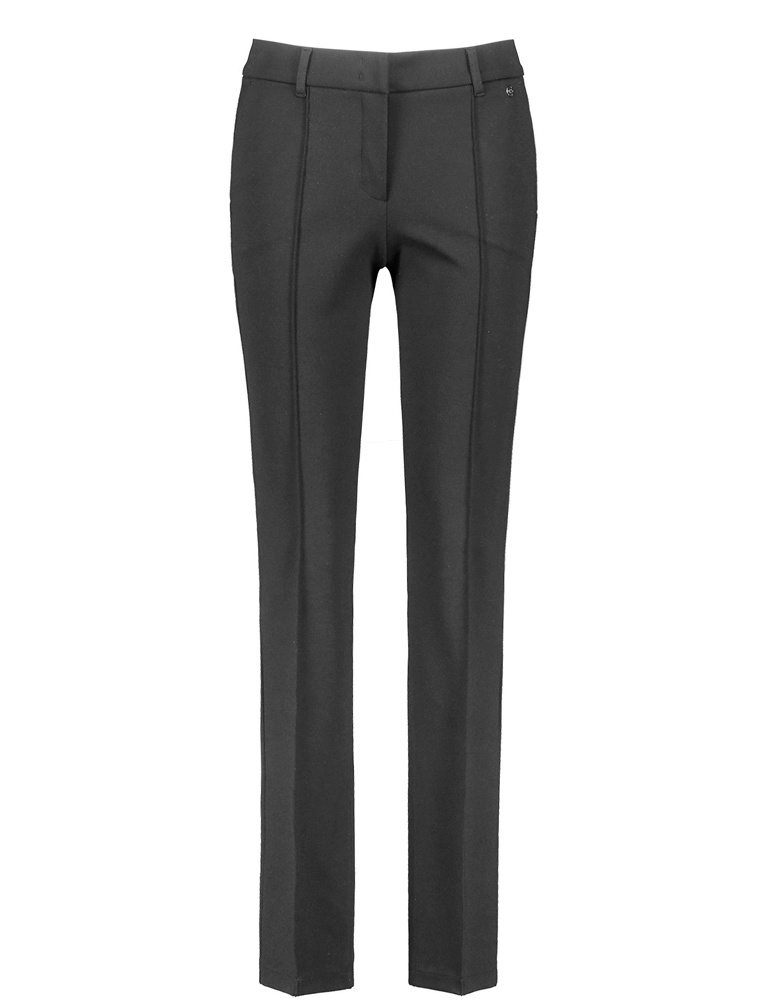 Pantalón punto milano negro acampanado con pliegues Gerry Weber en moda para mujer gus gus boutique. Moda de calle para señoras. Pantalones Gerry Weber.