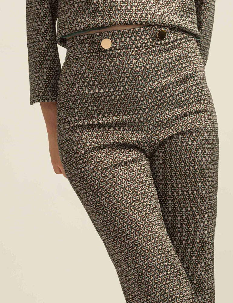Pantalón cropped jacquard geométrico AC con detalle de aplique metálico Alba Conde en Gus Gus Boutique moda mujer. Moda mujer hecha en España.