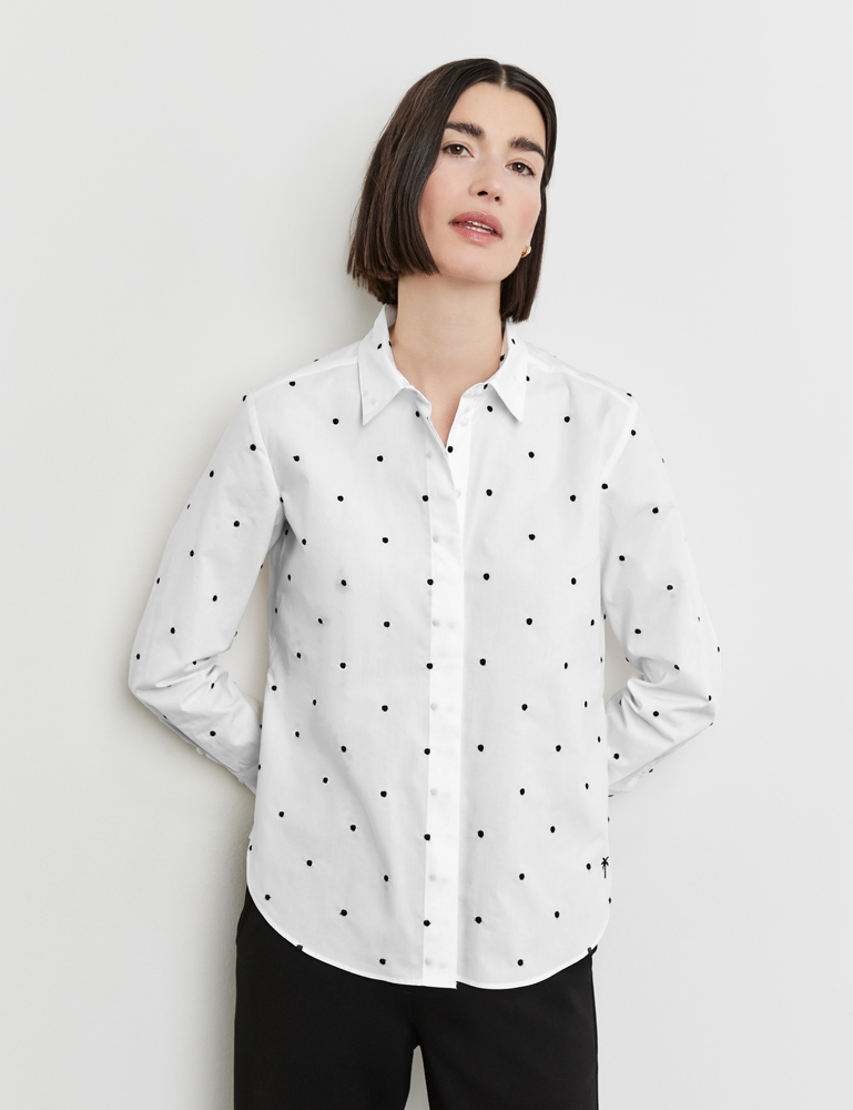 Camisa de algodón blanca con lunares bordados Gerry Weber en gus gus boutique moda calle para mujer. Comprar moda Gerry Weber en España.