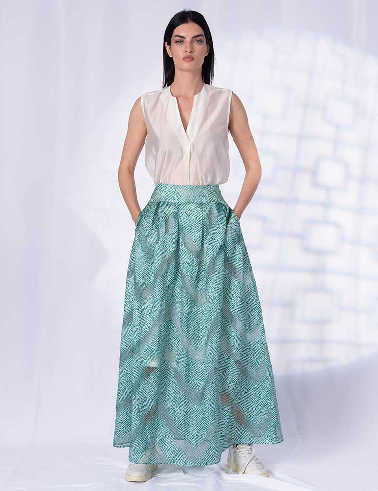 Falda larga cintura alta en devoré Anonyme en gus gus boutique Sant Feliu. Moda de calle para chicas con un diseño joven y fresco hecho en Italia.
