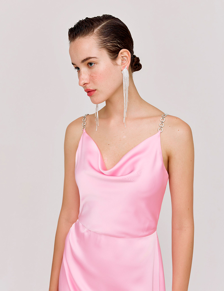 Vestido largo de fiesta rosa con detalles metalizados Access Fashion en gus gus boutique moda fiesta, vestidos de graduación y eventos especiales.