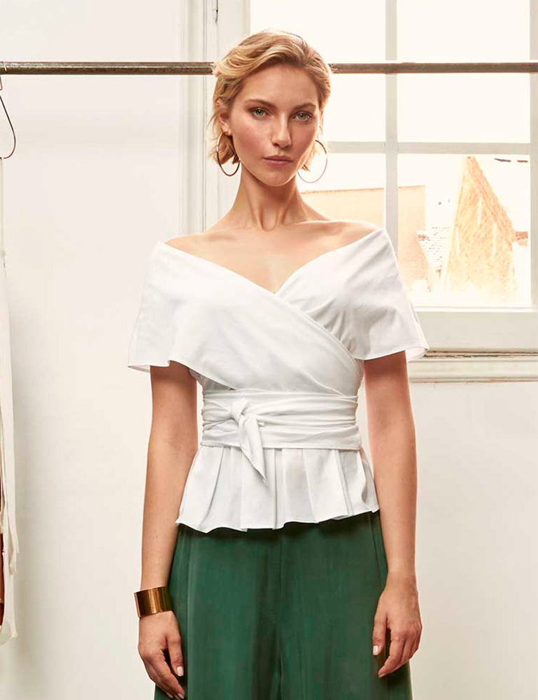 Top blanco escote bardot Civit colección joven gus gus boutique moda mujer multimarca. Comprar moda Luis Civit online. Camisas Civit online.