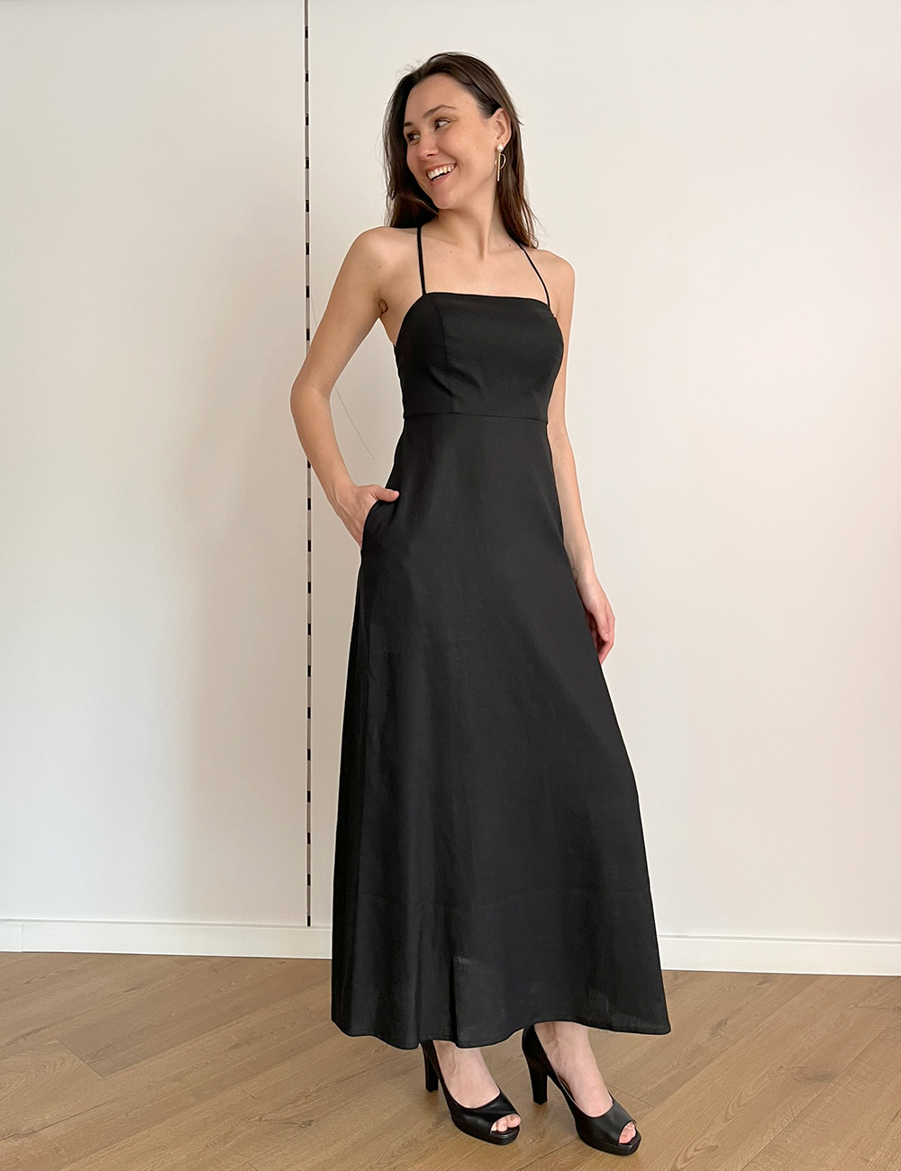 Vestido largo espalda cruzada Access moda mujer en gus gus boutique moda mujer multimarca, colección primavera-verano 2025.