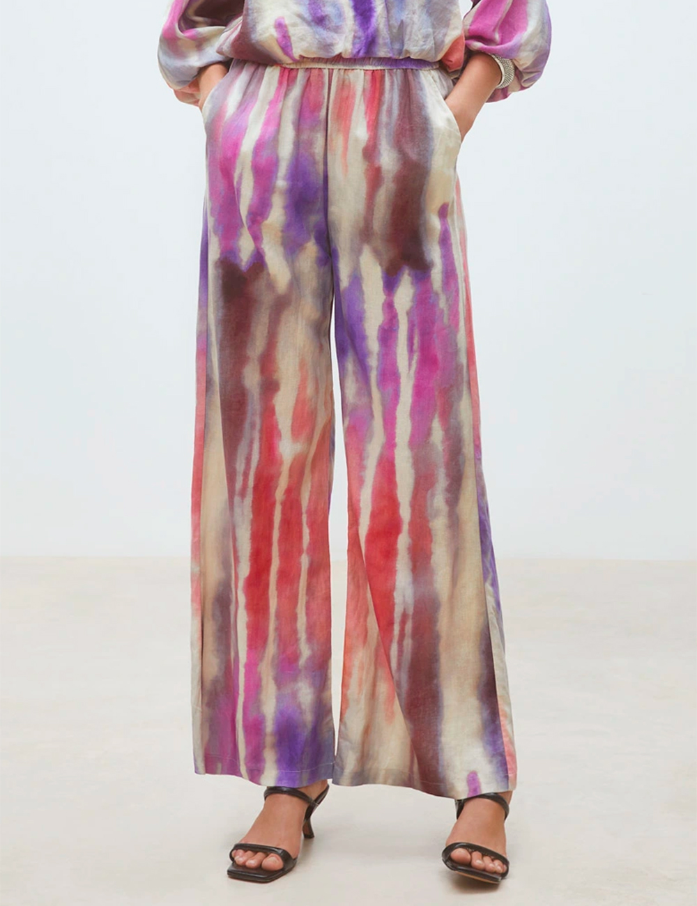 Pantalones anchos con estampado tie-dye Suncoo moda joven en Gus Gus Boutique moda mujer multimarca, comprar en Barcelona, colección primavera 2026.