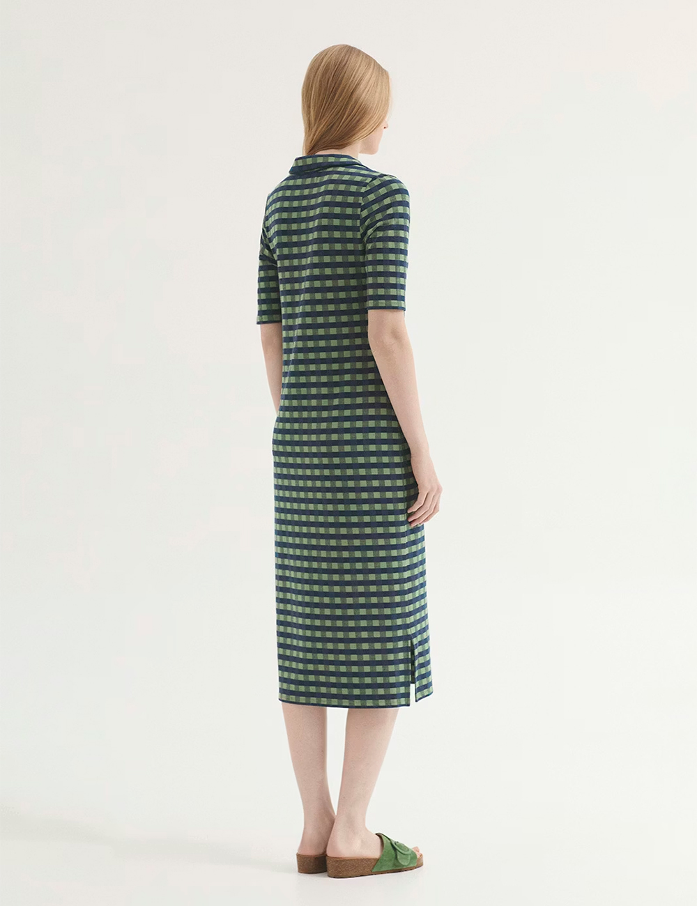 Vestido midi de punto vichy Nice Things moda joven en Gus Gus Boutique moda mujer multimarca, hecha en España, colección primavera 2026.