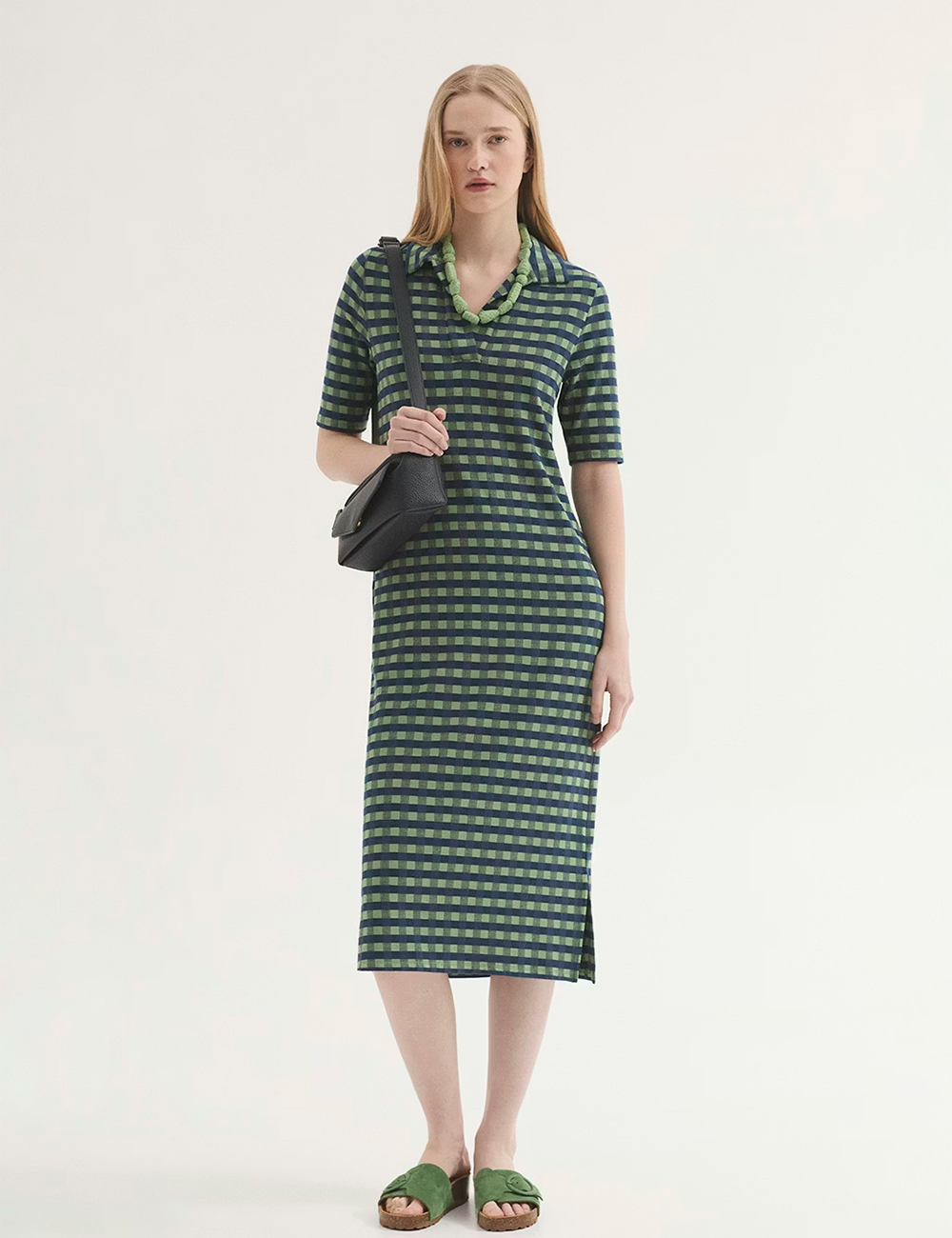 Vestido midi de punto vichy Nice Things moda joven en Gus Gus Boutique moda mujer multimarca, hecha en España, colección primavera 2026.
