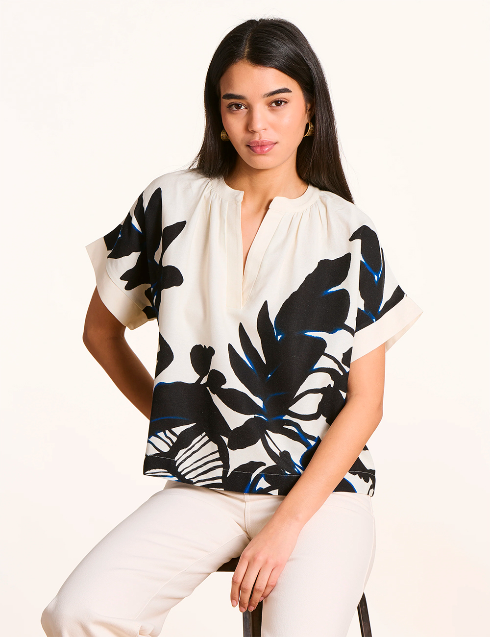 Blusa manga corta marfil La Fée Maraboutée moda mujer en Gus Gus Boutique moda mujer multimarca, hecha en Francia, colección primavera 2026.